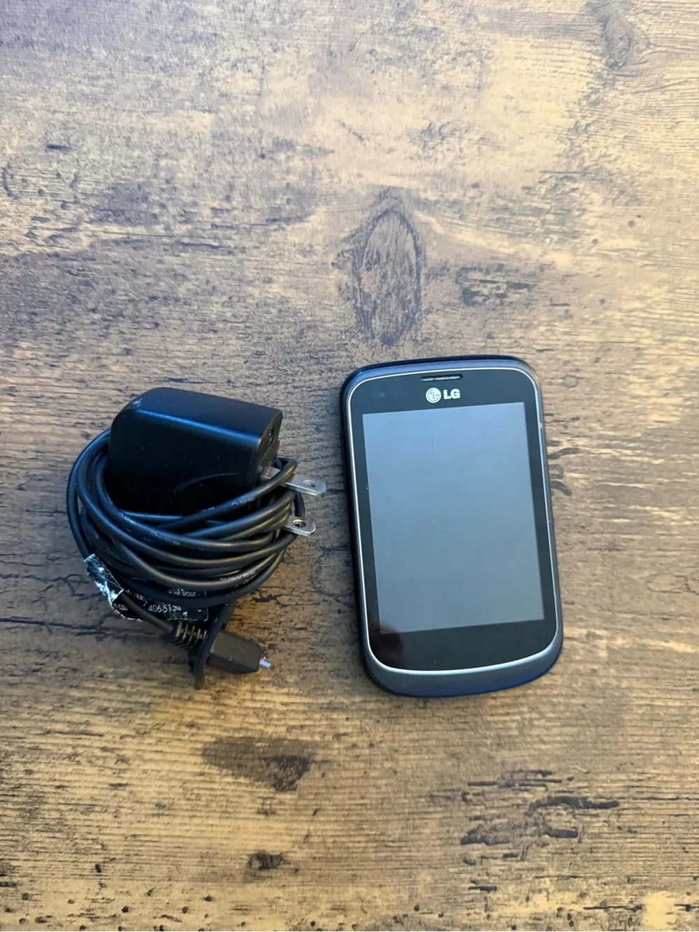 LG 306G - Black (TracFone) 3G GSM WiFi Camera Basic Touch Smartphone